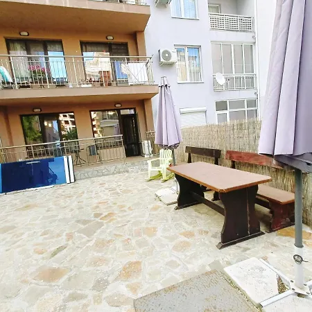 Несебър, Черно Море Apartmán *